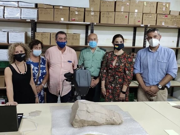 El IVCR+i analiza una talla de piedra de la época íbera en colaboración con el Museo Arqueológico de Historia de Elche