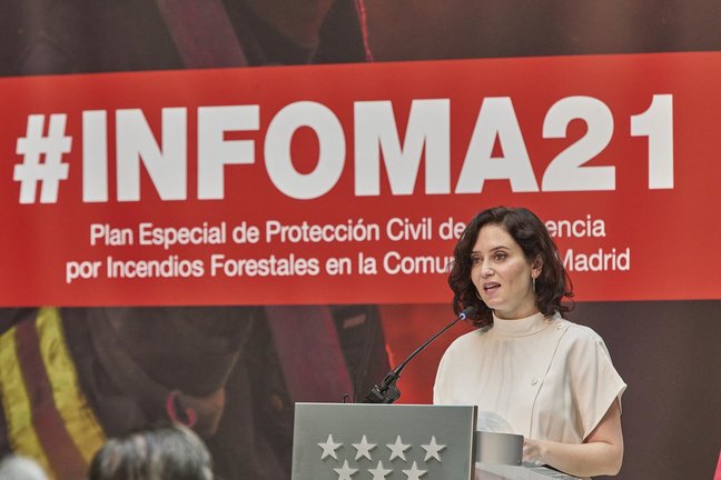 La presidenta de la Comunidad de Madrid, Isabel Díaz Ayuso, durante la presentación del Plan de Protección Civil de Emergencia por Incendios Forestales de la región (Plan INFOMA) 2021 en la Real Casa de Correos, a 22 de junio de 2021, en Madrid (España). 