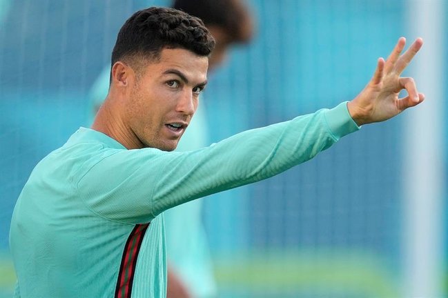 Portugal's Cristiano Ronaldo during a training session at the Illovszky Rudolf Stadium, Budapest, Hungary, 22 June 2021. Portugal will face France in their UEFA EURO 2020 group F round soccer match on 23 June 2021. (Francia, Hungría) EFE/EPA/HUGO DELGADO