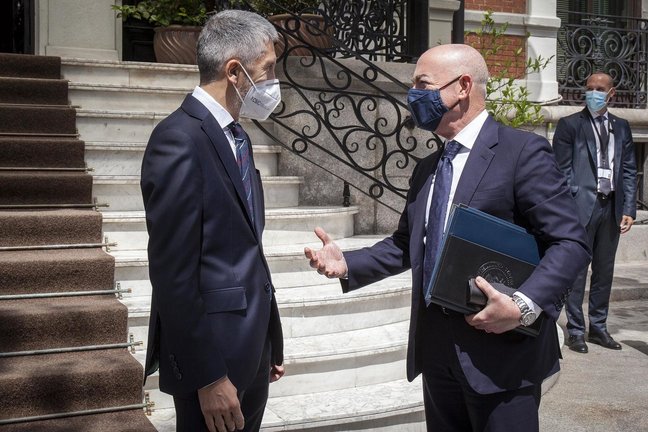 El ministro del Interior, Fernando Grande-Marlaska, recibe al secretario de Seguridad de EEUU, Alejandro Mayorkas