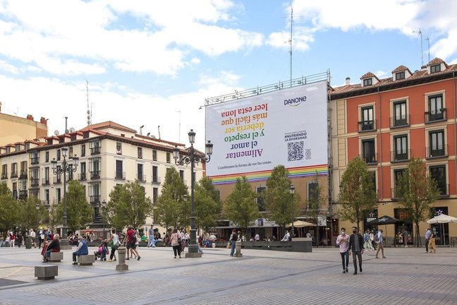 Danone despliega la campaña 'Nutriendo la Diversidad' por el mes del Orgullo LGTBI. En la Plaza de Ópera, en Madrid