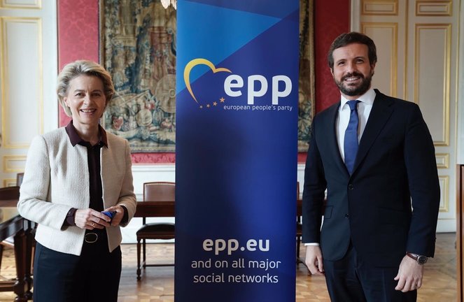 El presidente del PP, Pablo Casado, se reúne en Bruselas con la presidenta de la Comisión  Europea, Ursula von der Leyen, en el marco de la cumbre del PPE previa al Consejo Europeo. En Bruselas a 24 de junio de 2021.