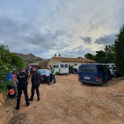 Policía Nacional inspecciona una finca agraria en Torrepacheco en la que se explotaba a los trabajadores extranjeros