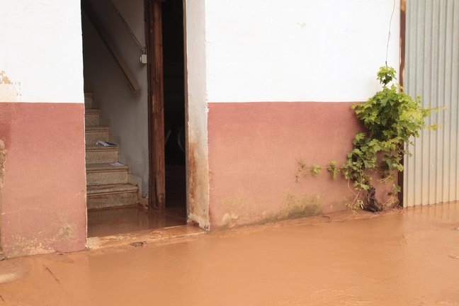 Una vivienda inundada, tras el paso de la fuerte tormenta, en el municipio de Fuenmayor, a 17 de junio de 2021, en La Rioja (España). Esta es la tercera tormenta en el municipio en menos de dos semanas. Las fuertes lluvias de la tarde de ayer, miércoles, 