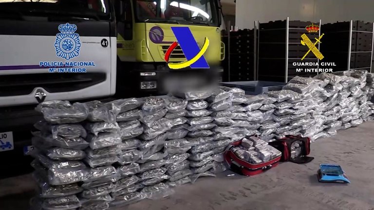 La Guardia Civil, la Policía Nacional y la Agencia Tributaria intervienen 12 toneladas de hachís