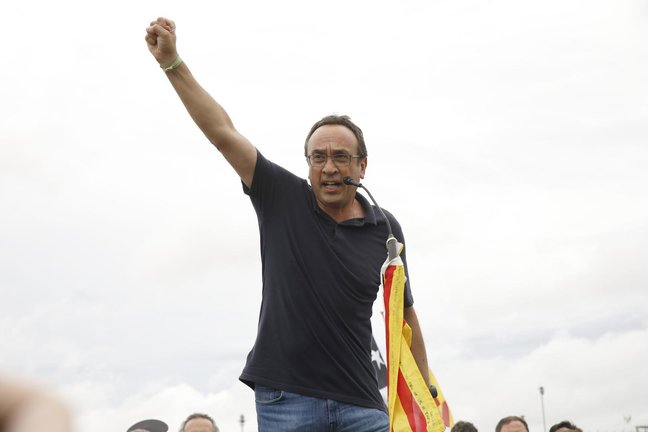 El exconseller de la Generalitat, Josep Rull, a su salida de la cárcel de Lledoners tras recibir el indulto