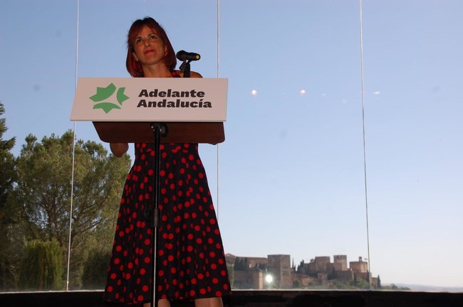 Teresa Rodríguez en el acto de clausura de la Asamblea Constituyente de Adelante Andalucía celebrada en Granada