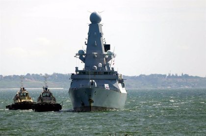 Destructor británico 'HMS Defender'.