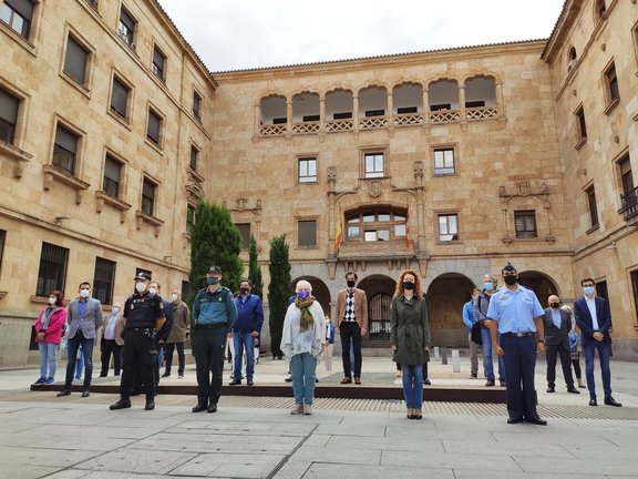 En estado "muy grave" la mujer apuñalada en Salamanca por su pareja, quien se ahorcó después