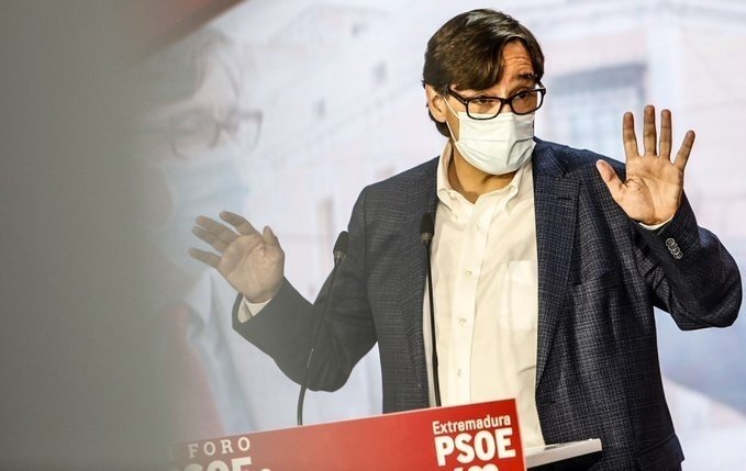 El líder del PSC en el Parlament, Salvador Illa, en un acto del PSOE en Mérida en una imagen de archivo. 