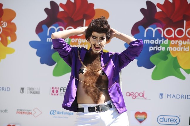 El drag king Marcus Massalami posa durante el pregón coral del MADO Madrid Orgullo 2021, a 30 de junio de 2021, en Madrid.