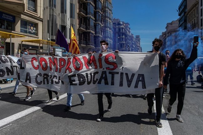 Archivo - Manifestación estudiantil a favor del 'Compromiso'