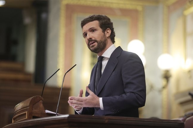 El líder del PP, Pablo Casado, interviene en el Pleno del Congreso de los Diputados que debate sobre los indultos. En  Madrid, a 30 de junio de 2021.