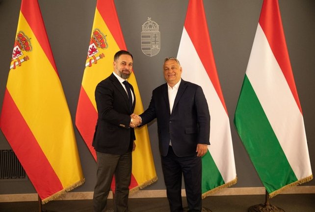 Archivo - El presidente de Vox, Santiago Abascal, y el primer ministro húngaro, Viktor Orbán.
