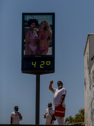 Imagen de un termómetro en Sevilla