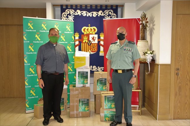 La Guardia Civil de Navarra y el Ejército han realizado una campaña solidaria de recogida de gafas