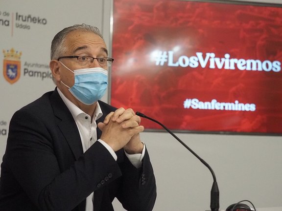 El alcalde de Pamplona, Enrique Maya, presenta una campaña audiovisual sobre los Sanfermines