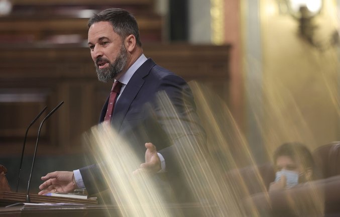 El líder de Vox, Santiago Abascal, interviene en una sesión de control al Gobierno en el Congreso de los Diputados, a 30 de junio de 2021, en Madrid, (España). 