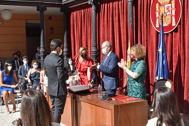 El ministro de Justicia, Juan Carlos Campo, en la entrega de despachos a los registradores de la propiedad y mercantiles y bienes muebles de la promoción 2021.