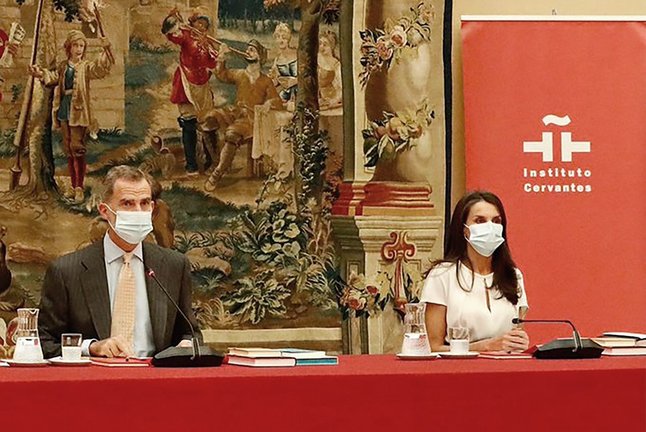 Archivo - Los Reyes Felipe VI y Letizia durante la reunión anual del Patronato del Instituto Cervantes el pasado mes de octubre
