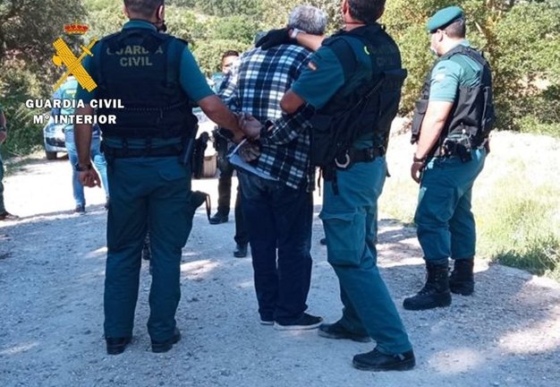 Uno de los detenidos tras encontrar a la mujer en Corrales de Duero (Valladolid).