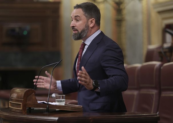 El líder de Vox, Santiago Abascal, interviene en una sesión de control al Gobierno en el Congreso de los Diputados, a 30 de junio de 2021, en Madrid, (España)