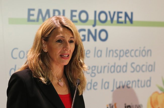 La vicepresidenta tercera del Gobierno, Yolanda Díaz, comparece  durante la firma de un convenio para mejorar las condiciones laborales de las personas jóvenes, a 5 de julio de 2021, en el Instituto de la Juventud, Madrid, (España). 