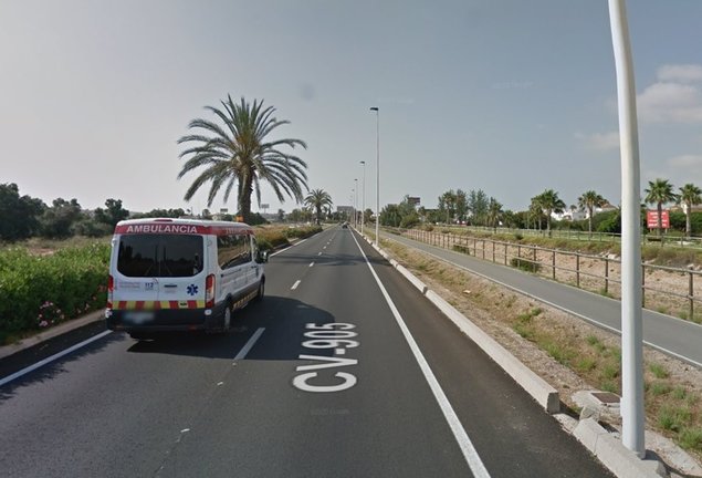Carretera CV-905 a su paso por la localidad alicantina de Torrevieja