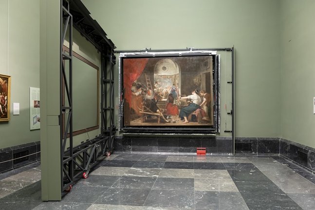 Imagen de Las hilanderas de Velázquez con el nuevo enmarcado