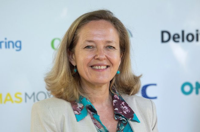 La vicepresidenta segunda y ministra de Asuntos Económicos y Transformación Digital, Nadia Calviño, a su llegada a la inauguración de ‘DigitalES Summit 2021’, a 7 de julio de 2021, en el Real Jardín Botánico, Madrid, (España). 