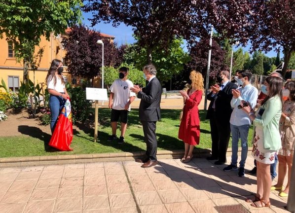 El Ayuntamiento de Salamanca dedica un jardín a la memoria del periodista asesinado en Burkina Faso Roberto Fraile.