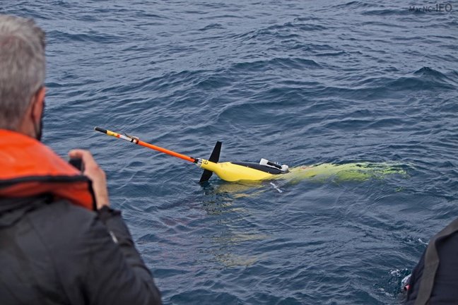 Un planeador submarino inicia una misión científica de observación oceánica en Fisterra