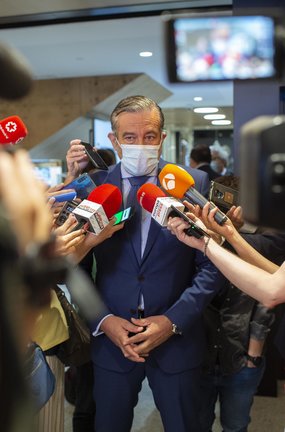 El consejero de Presidencia de la Comunidad de Madrid, Enrique López, ofrece declaraciones a los medios de comunicación durante un Desayuno Informativo de Europa Press en el Auditorio Meeting Place, a 28 de junio de 2021, en Madrid (España).