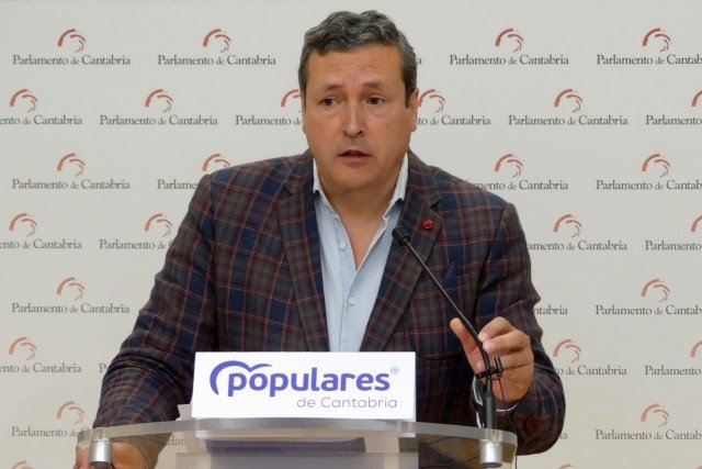 El portavoz del PP en el Parlamento, Íñigo Fernández