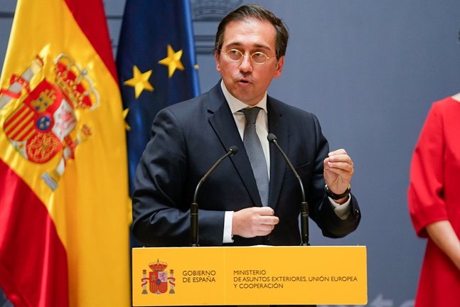 El nuevo ministro de Asuntos Exteriores, Unión Europea y Cooperación, José Manuel Albares, interviene tras recibir la cartera ministerial de manos de su predecesora, Arancha González Laya el 12 de julio de 2021.