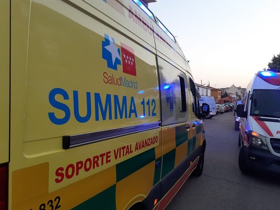Trasladada al hospital con pronóstico grave una mujer que ha sufrido una herida de arma blanca en Velilla de San Antonio (Madrid).