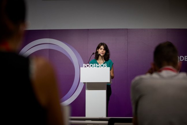 La portavoz de Podemos, Isa Serra, durante una rueda de prensa en la sede del partido, a 19 de julio de 2021, en Madrid (España). 