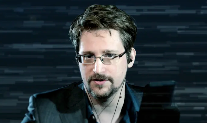 Edward Snowden sobre el software espía: "Es una industria que no debería existir".