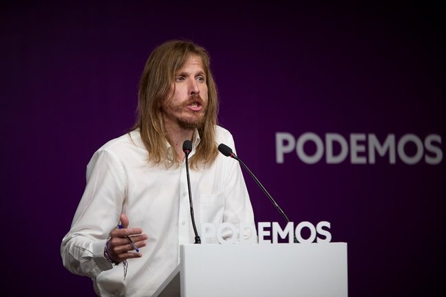 El portavoz de Podemos, Pablo Fernández, durante una rueda de prensa en la sede del partido, a 19 de julio de 2021, en Madrid (España). 