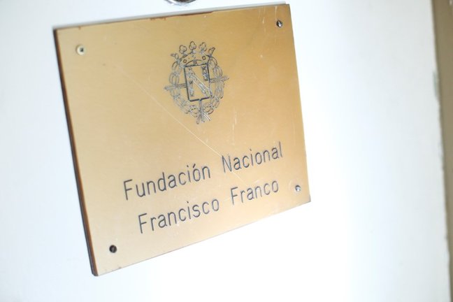 Archivo - Detalle de la placa de entrada en la sede de la Fundación Francisco Franco, sita en la Avenida Concha Espina de Madrid. La policía investiga un posible asalto y el robo de una caja fuerte en la misma. 