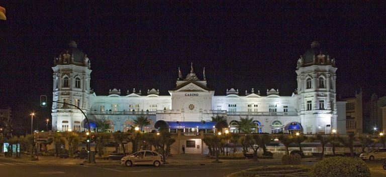 Archivo - Fachada del Casino de Santander