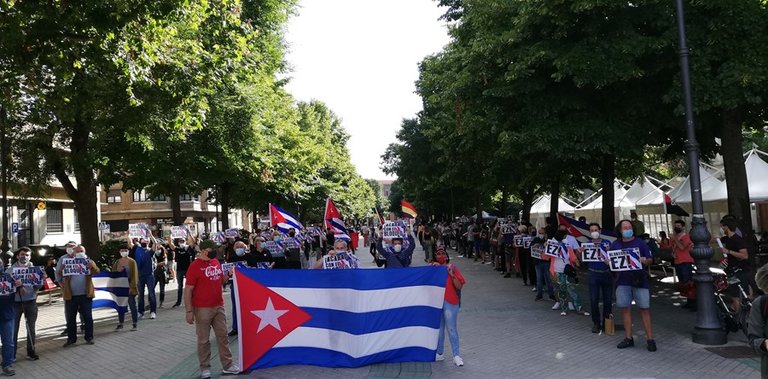 Concentración para reclamar el fin del bloqueo económico y comercial en Cuba
