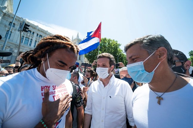 Pablo Casado asiste a la 'Marcha por Cuba' en Madrid
