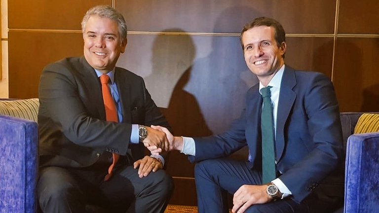 Archivo - El líder del PP, Pablo Casado, junto al presidente de Colombia, Iván Duque.