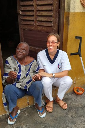 La religiosa carmelita descalza Pascale Nicolas ha estado en Valencia para ampliar y renovar una leprosería en Camerún gracias a Manos Unidas Valencia y a otros benefactores.