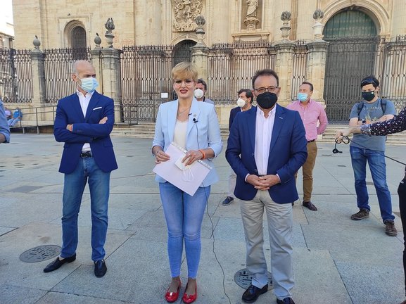Archivo - Francisco Díaz, María Cantos y Miguel Castro, los tres concejales de Cs en el Ayuntamiento de Jaén que han abandonado el gobierno local