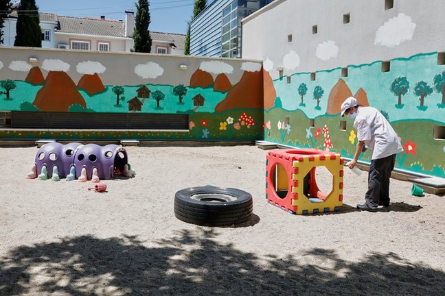 Archivo - Instalaciones exteriores de la Escuela Infantil Gloria Fuertes, en Madrid.