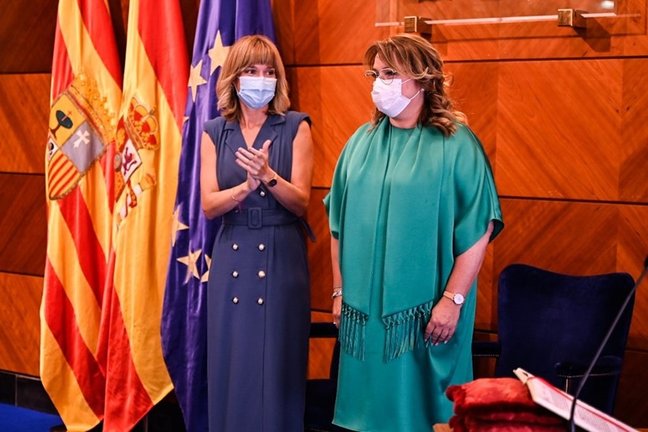 La ministra de Educación y Formación Profesional, Pilar Alegría, con la nueva delegada del Gobierno en Aragón, Rosa Serrano