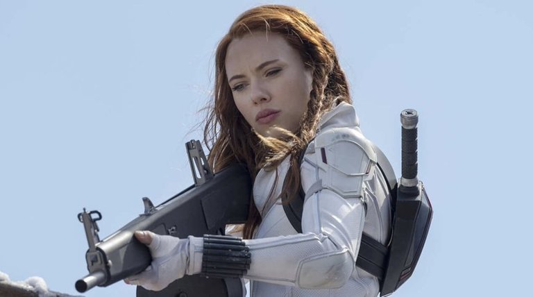 Guerra total entre Scarlett Johansson y Disney por el estreno de Viuda Negra en streaming