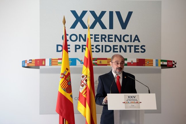 El presidente de Aragón, Javier Lambán, ofrece una rueda de prensa posterior a la celebración de la XXIV Conferencia de Presidentes en el Convento de San Esteban, a 30 de julio de 2021, en Salamanca, Castilla y León (España). 